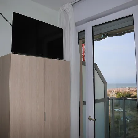 호텔 La Bussola 3*